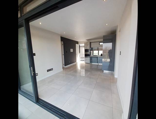 2 BEDROOM PROPERTY TO RENT IN HOUGHTON ESTATE